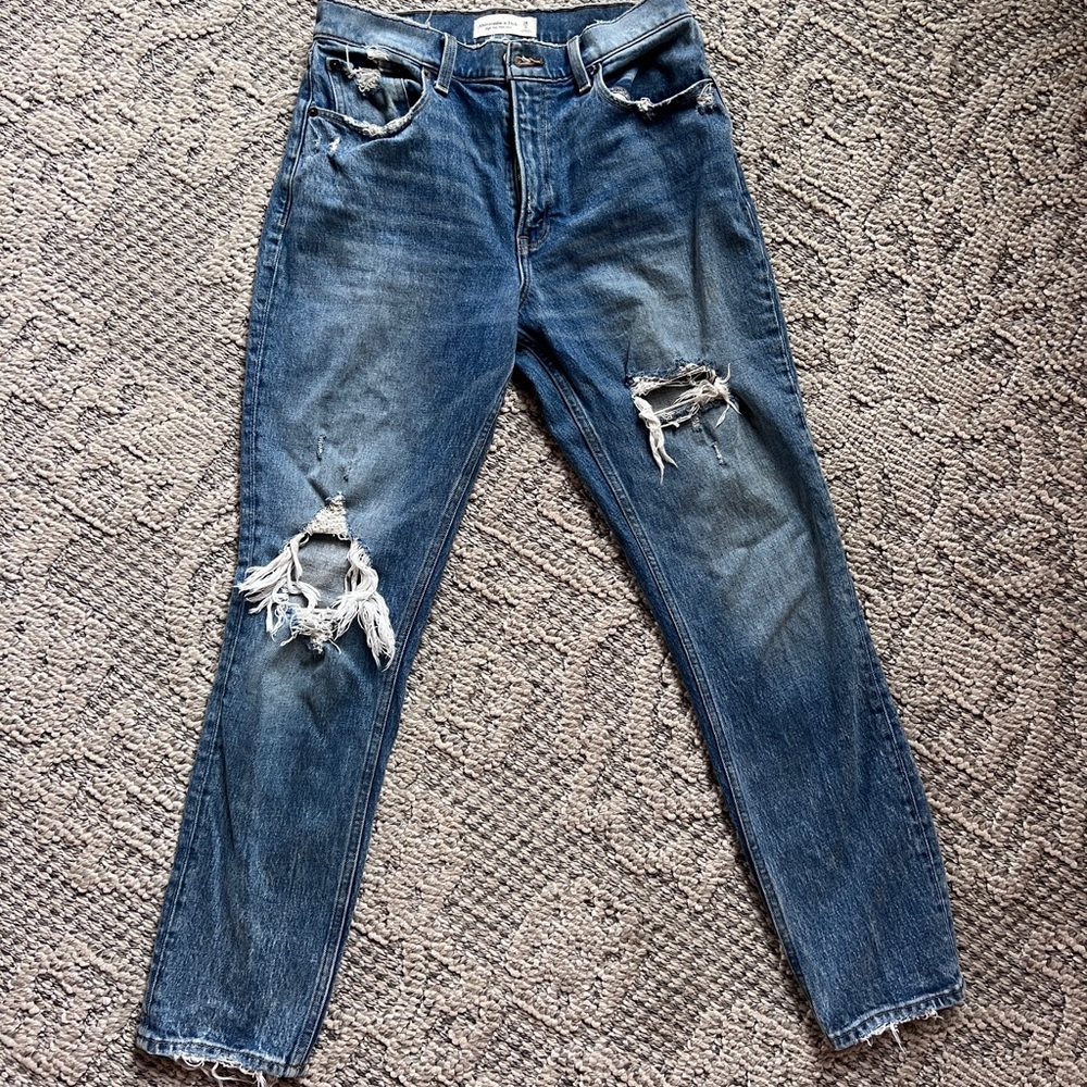 Abercrombie & Fitch High Rise Mom Jean